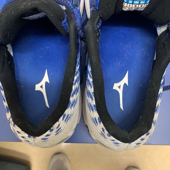 Nike running shoes. - Picture 6 of 6